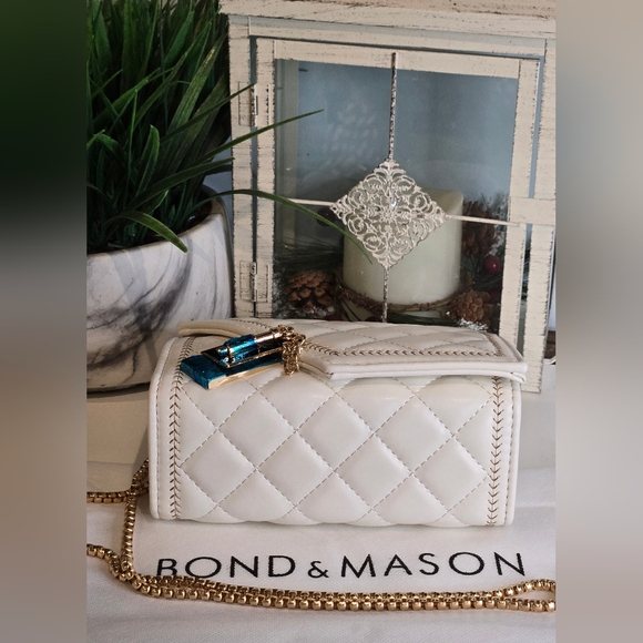 Bond & Mason "The Sasha" White Quilted Crossbody Bag - Picture 7 of 11